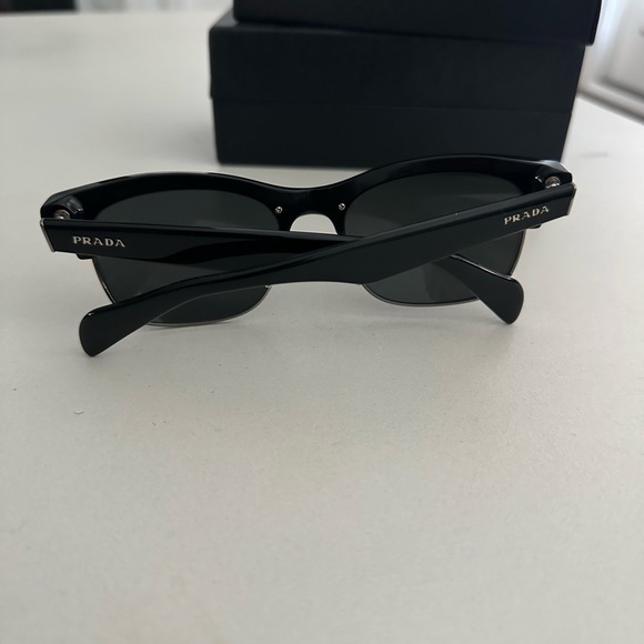 Prada SPR11P SPR 11P Wayfarer Sunglasses 54mm - Picture 3 of 4
